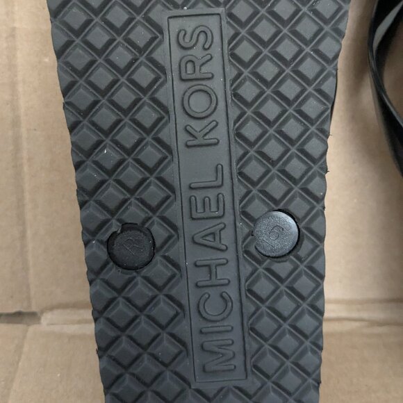 MICHAEL KORS Women's Flip Flops ACTIVE TRAVIS FLIP FLOP Size 6M Black - Picture 9 of 10